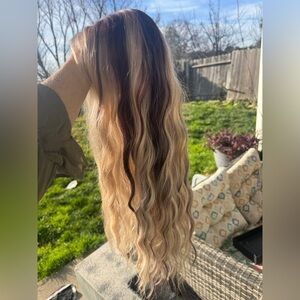 Elegant Blonde and Brown Wavy Hair Extension